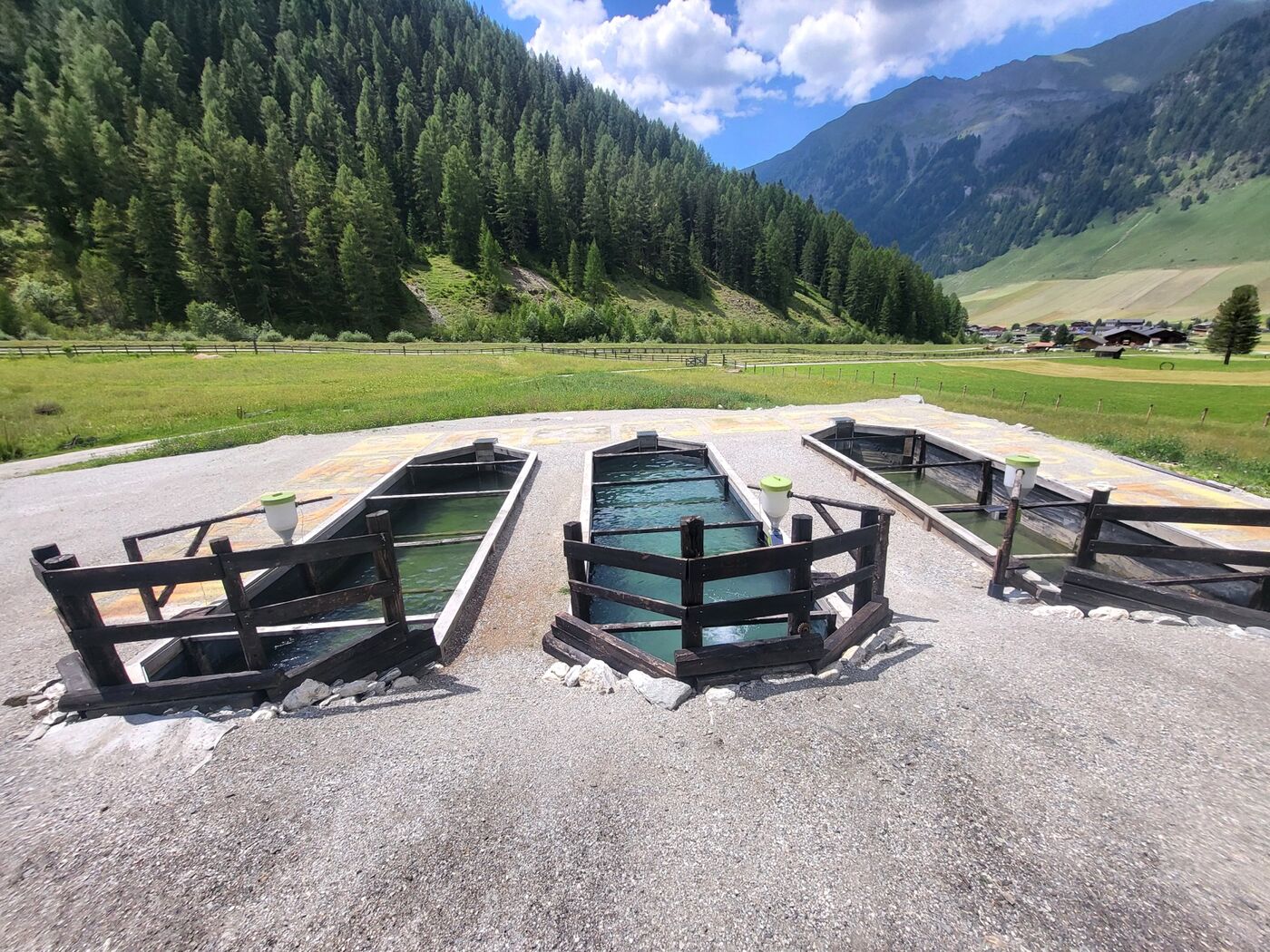 Fischzucht-Anlage in den Tiroler Bergen